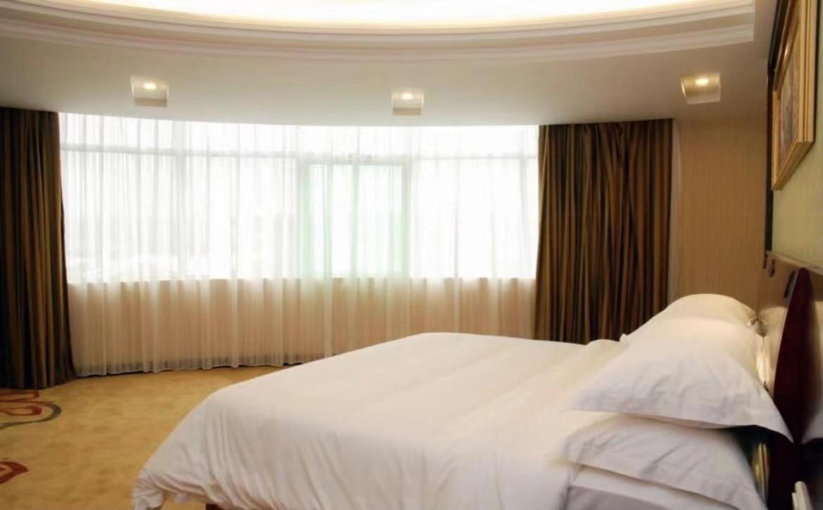 Vienna Hotel Dongguan Houjie Exhibition Center ภายนอก รูปภาพ